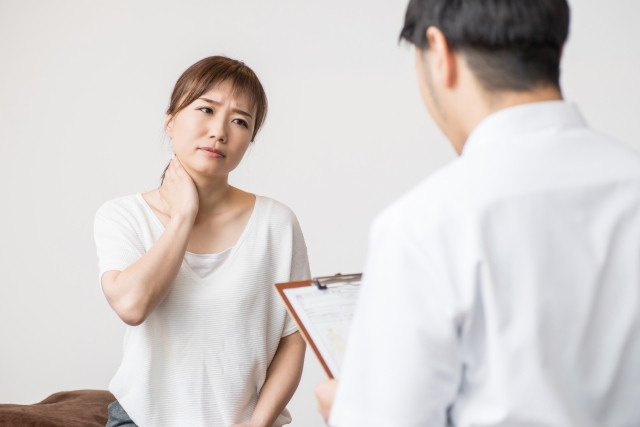 一般的な整骨院でも首の歪み原因があると考え、温めたり、マッサージや矯正などでは改善していないのが実情です。